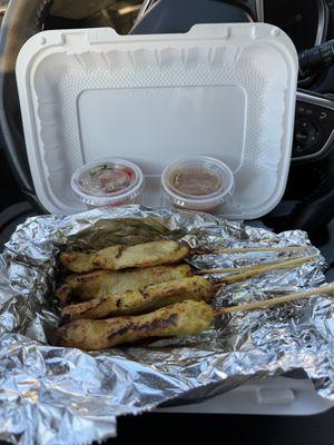 Satay (chicken skewers) 4 ct