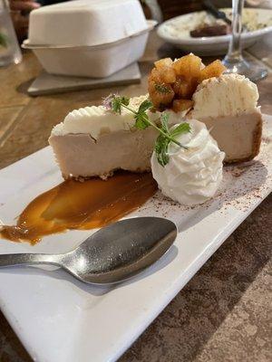 Cheese cake apple crisp