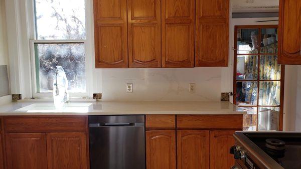 Photo of the main counter top and splash back.