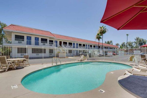 Motel Tempe AZ Braodway ASU Pool