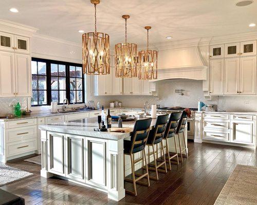 Stunning kitchen - no little detail over looked. Achieved using Corsica quartzite, same material used for the Grand Credenza.