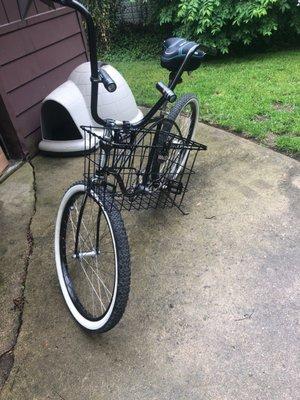 Picked up a cool Wald quick release basket for my 59 Schwinn Speedster. Thanks Denny!