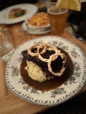 Beef Short Ribs (Spinach & mashed potatoes)