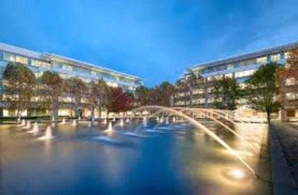 The fountains at Roundhouse of Bishop Ranch provide a serene setting