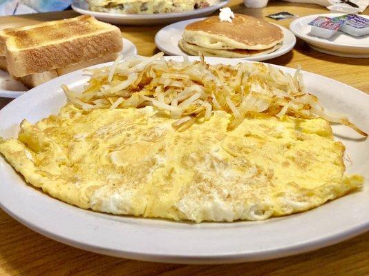 Cheese Omelette with Hash Browns & Texas Toast