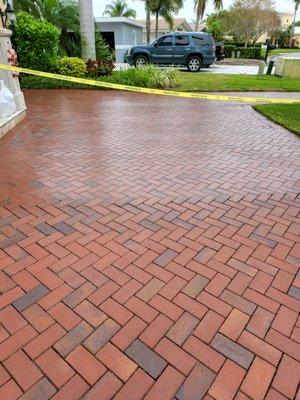 Cleaning & Sealing Pavers