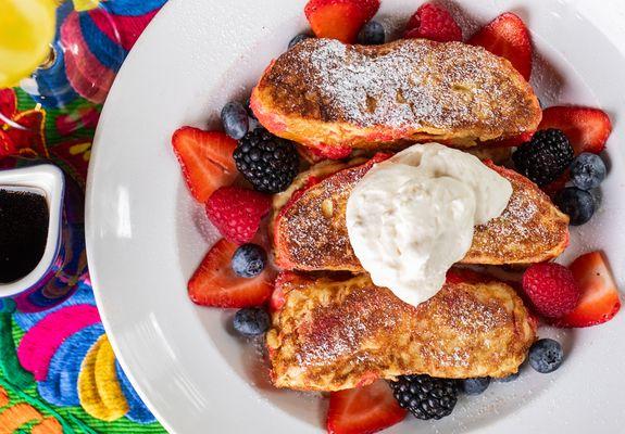 CONCHA FRENCH TOAST
conchas french toast, served with fresh berries + house piloncillo syrup and whipped cream