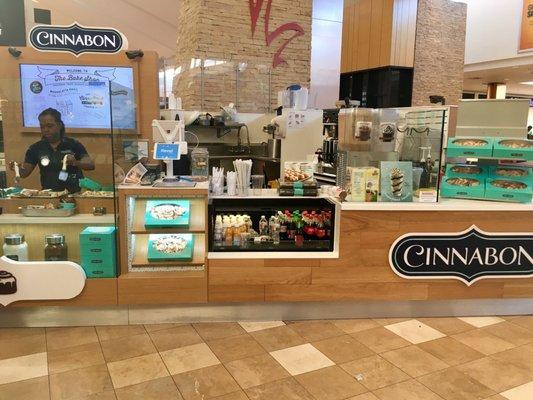 Cinnabon! Yas!