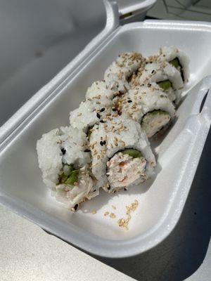 California Roll (TikTok: @justandyvu)