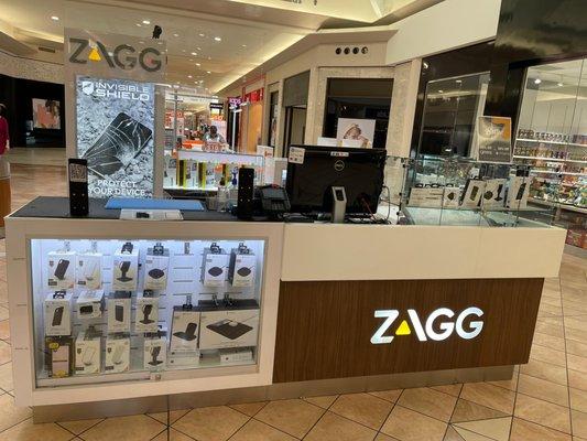 Storefront of ZAGG Willowbrook Mall TX