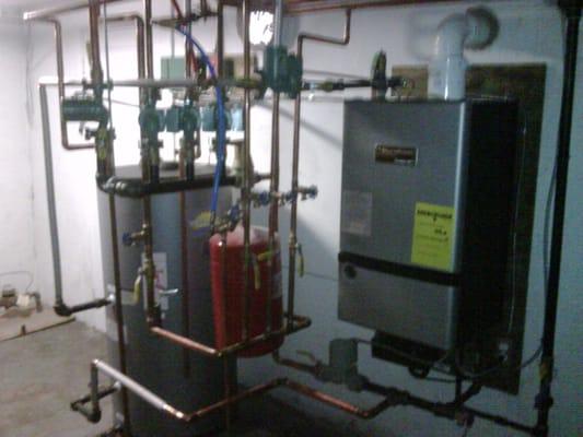 Super Hi-efficient modulating gas boiler with lifetime indirect hot water heater