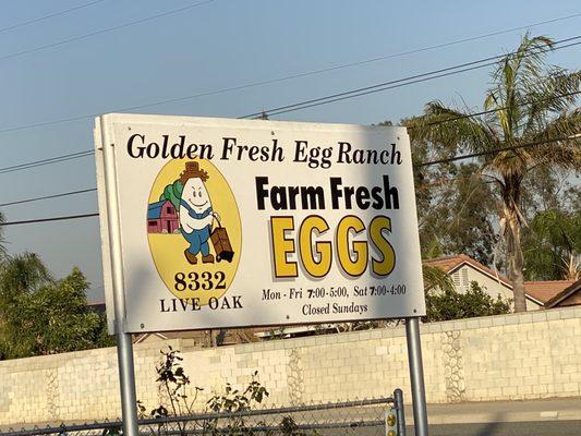 Sign out front of Golden Fresh Egg Ranch