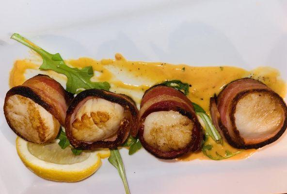 Bacon wrapped scallops