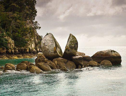 Split Apple Rock, Marahau, New Zealand