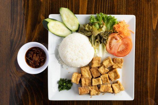 C4. Tofu Over Rice (Com Chay)

Rice vegetarian. Tofu over rice, vegetable.