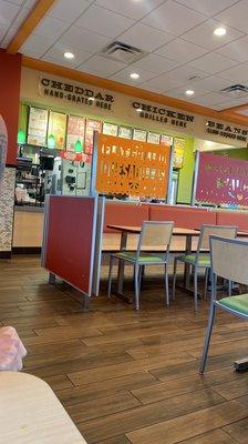 Del taco dining room clean