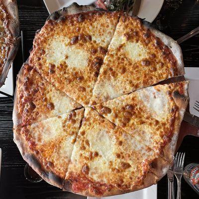 Margherita Pizza with tomato sauce instead of sliced tomatoes