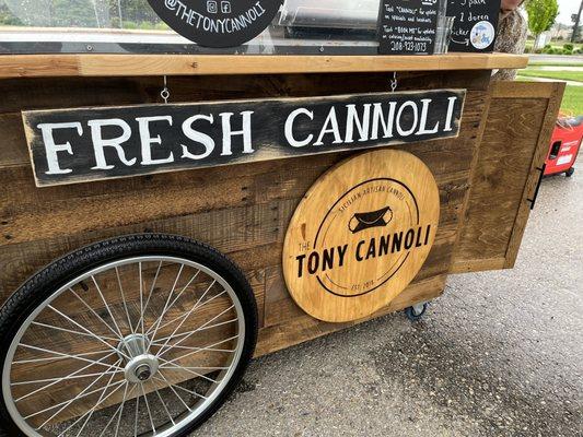 Adorable food cart