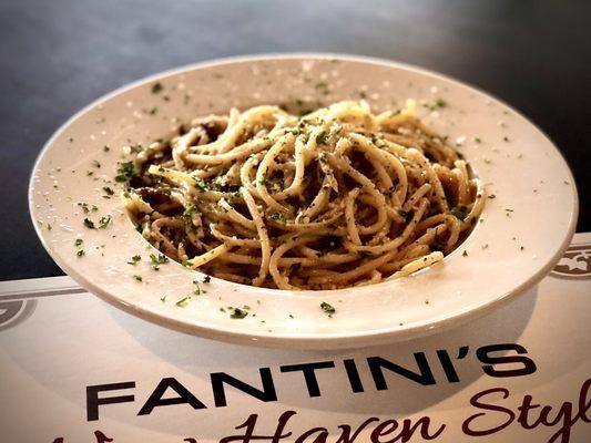 Fantini's Italian Restaurant featuring New Haven Style Apizza