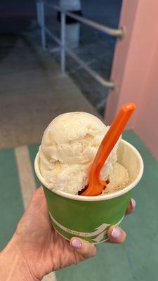 Split scoop - almond frozen yogurt and kahlua @foodshering