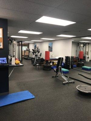 Everything you need in a gym, located in the privacy of a physical therapy clinic.