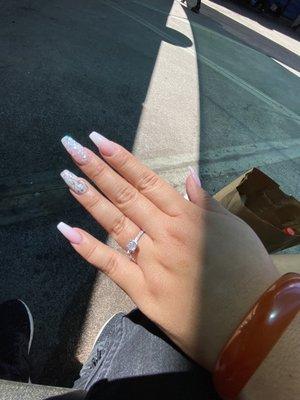 Quick photo of my nails when we got to the airport. Love them. ‍‍‍‍