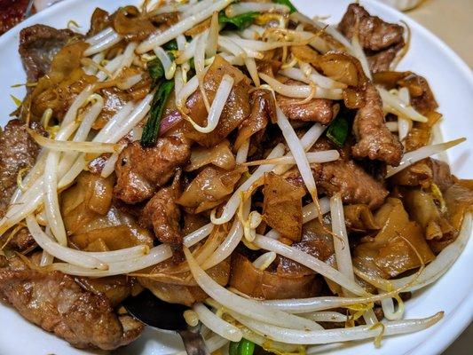 乾炒牛河 Beef Chow Fun