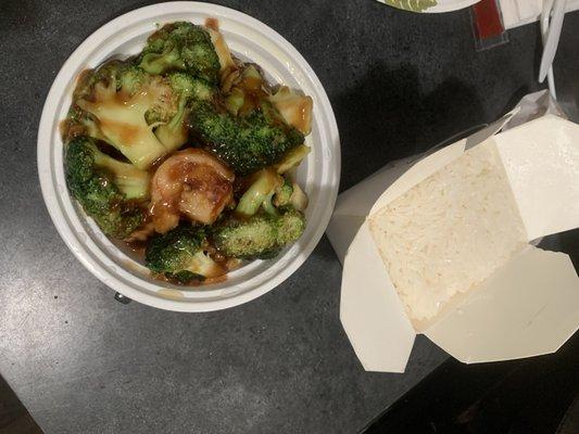 Shrimp and broccoli