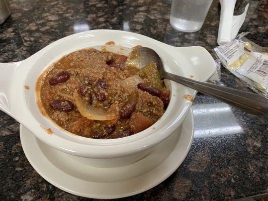 Chili with large cut vegetables