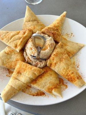 Delish fry bread & tepiary bean hummus - very good.