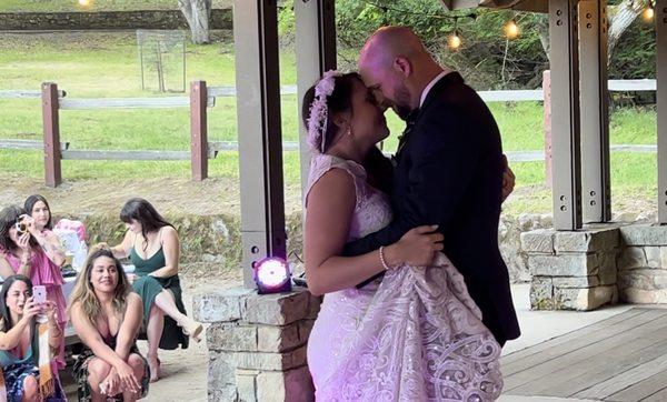 An outdoor wedding at Sanborn Park in Saratoga