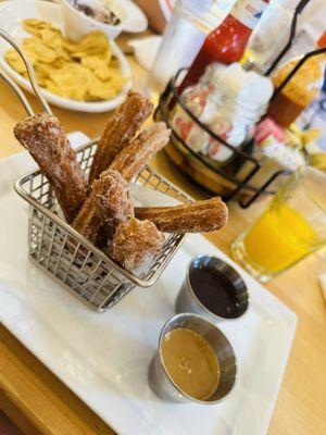 Muy ricos los churros hacía tiempo no los comía así