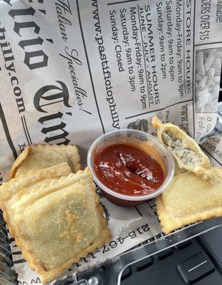 Cheesesteak Fried Raviolis with spicy ketchup