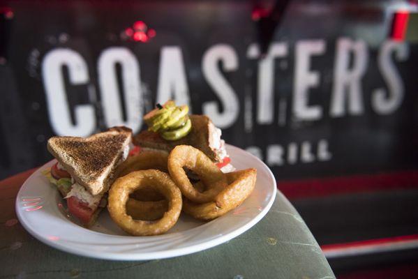 Enjoy delicious burgers, sandwiches, pizza, salads, and a full bar at Coasters Bar & Grill, inside the Boardwalk Bowl in Santa Cruz