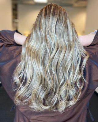 Beige blond balayage