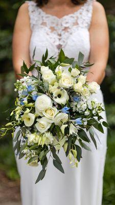 In Raleigh, North Carolina, the best wedding floral design is by Fallon's Flowers North Wedding and Event Flowers.