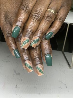 #short green nails