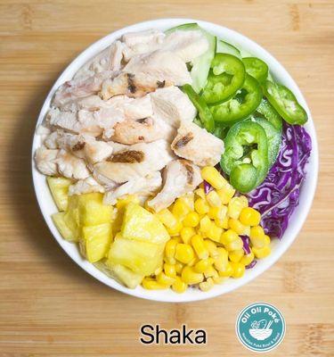 Shaka
Chicken, pineapple, romaine lettuce, purple cabbage, sweet corn, jalapeno, sweet gochujiang, citrus ponzu