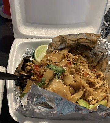 Drunken noodles with chicken