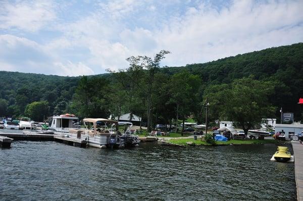 Willow Point Marina is a true full service marina offering 150 slips with summer and winter storage, gas dock and mechanic