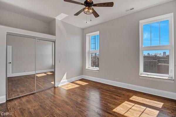 Fully remodeled apartment in Lincoln park