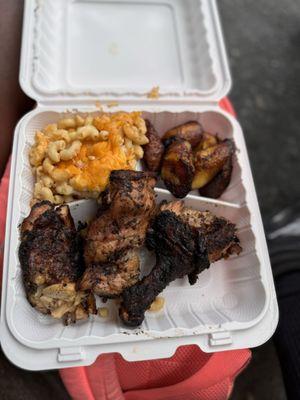 Jerk Chicken with Mac & Cheese and Plantains