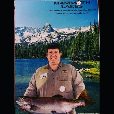 Throwing it back to the Fred Hall Show when I mounted this trout for Mammoth Lakes. Attendees were able to take a photo holding my mount.