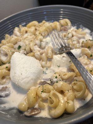 Pasta with mushroom and mozzarella