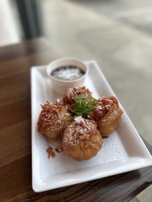 Mac and Cheese Beignets