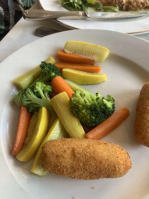 Potato croquettes & veggies