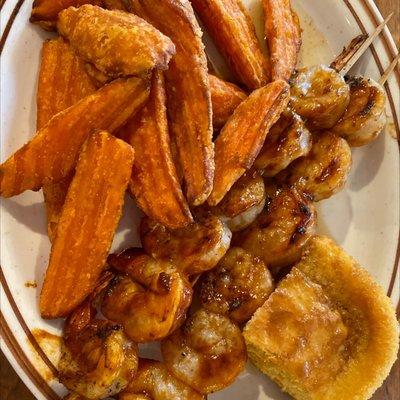 Strawberry basil shrimp skewers with Hancock sweet potato fries on the meatball cornbread.