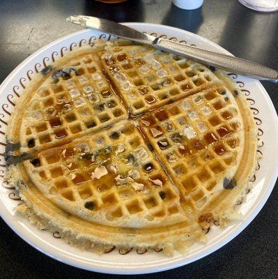 Waffle with blueberry nougat