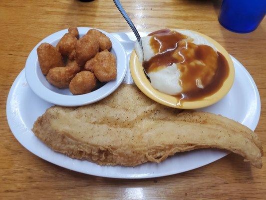 Flounder with creamed potatoes and corn nuggets