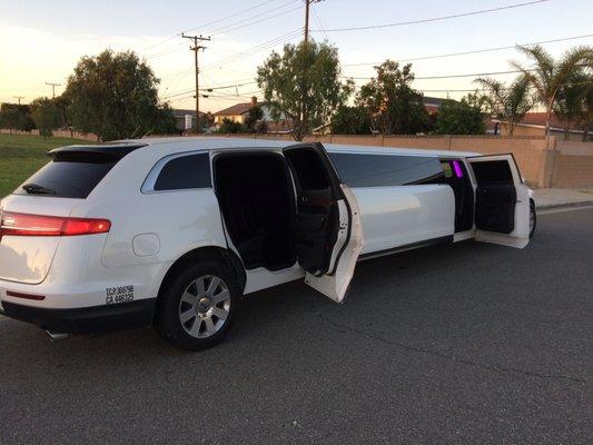 Black Tie Limousine